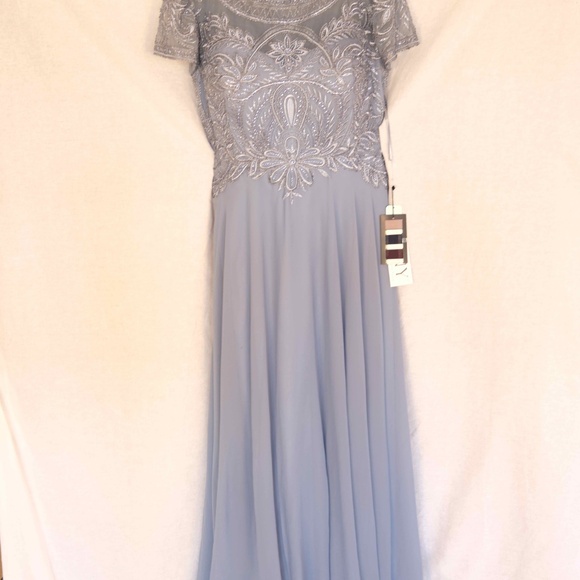 Embroidered Short-Sleeve Chiffon Evening Dress - Light Blue Embroidered Short-Sleeve Chiffon Evening Dress - Light Blue